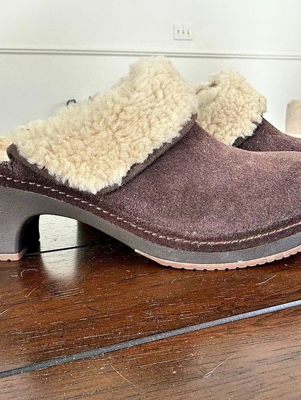 Crocs Cobbler Fuzz Clog Fleece Lined Brown Mules